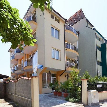 Guest House Plechkarovi Равда Екстер'єр фото